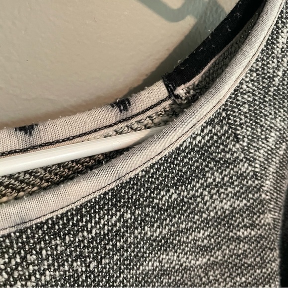 ⭐️4 for $10⭐️Heathered Knit Long Sleeve Pocket Shirt.  Aztec Colorblock Tunic - Picture 9 of 11